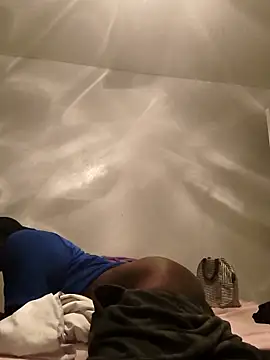 Snapshot of icyMike43 chatting on February 11, 2026, 2:55 am icyMike43 online show from February 11, 2026, 2:55 am