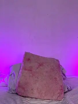 Anette  online show from October 26, 2025, 7:47 pm