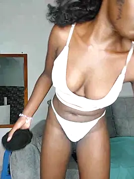 Snapshot of bebygirl143s chatting on November 3, 2025, 9:40 pm bebygirl143s online show from November 3, 2025, 9:40 pm