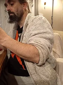 teekoine1 online show from November 10, 2025, 2:49 am