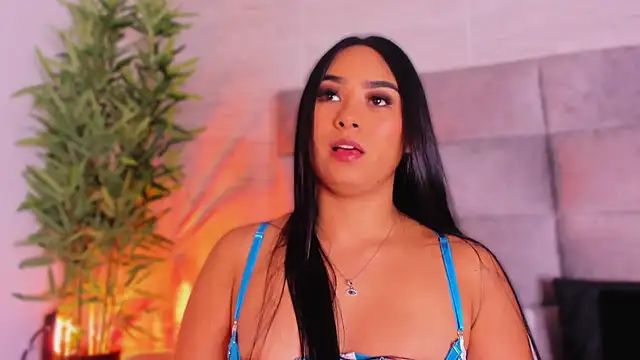 mia crawford online show from March 19, 2025, 11:39 am