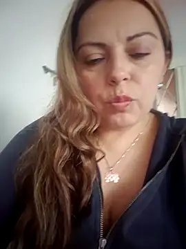 Snapshot of seherlatin chatting on July 19, 2026, 9:33 pm seherlatin online show from July 19, 2026, 9:33 pm