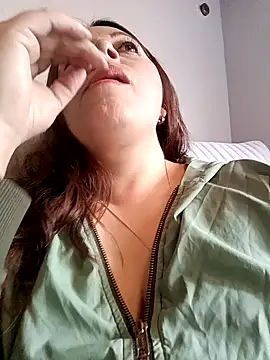 Snapshot of seherlatin chatting on November 10, 2025, 4:56 pm seherlatin online show from November 10, 2025, 4:56 pm