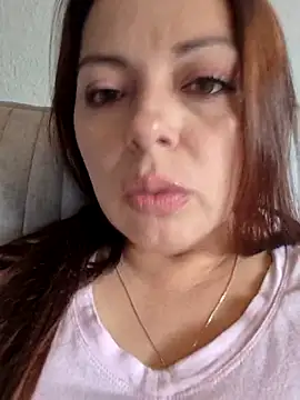 Snapshot of seherlatin chatting on December 4, 2025, 2:16 pm seherlatin online show from December 4, 2025, 2:16 pm