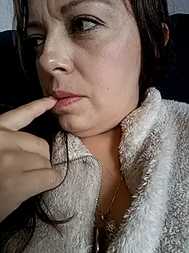 Snapshot of seherlatin chatting on October 12, 2025, 5:14 pm seherlatin online show from October 12, 2025, 5:14 pm