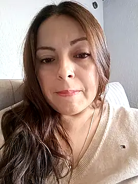 Snapshot of seherlatin chatting on October 31, 2025, 7:32 pm seherlatin online show from October 31, 2025, 7:32 pm