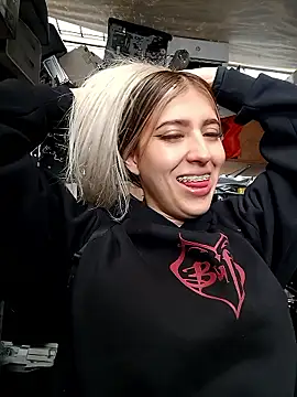 Snapshot of eva-2023 chatting on January 15, 2026, 7:39 pm eva-2023 online show from January 15, 2026, 7:39 pm