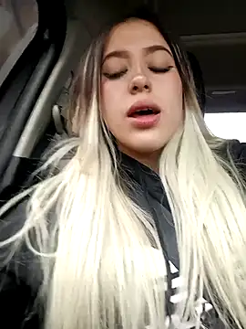 Snapshot of eva-2023 chatting on December 19, 2025, 6:21 pm eva-2023 online show from December 19, 2025, 6:21 pm