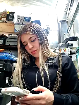 Snapshot of eva-2023 chatting on February 27, 2026, 4:29 pm eva-2023 online show from February 27, 2026, 4:29 pm