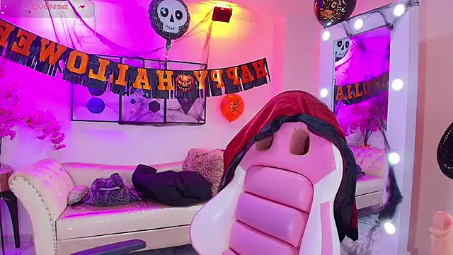 Snapshot of Isa_reel chatting on October 30, 2025, 7:33 pm Isa reel online show from October 30, 2025, 7:33 pm