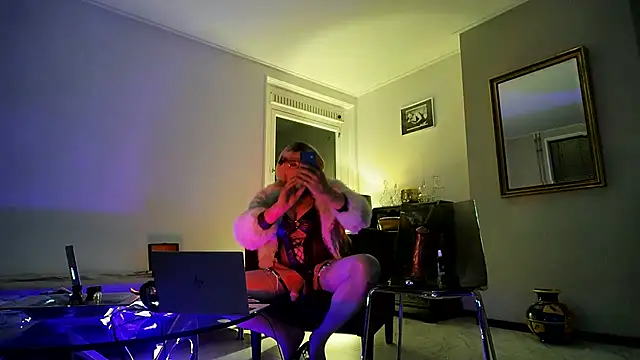 Snapshot of CharlotteVixxens chatting on November 12, 2025, 12:04 am CharlotteVixxens online show from November 12, 2025, 12:04 am