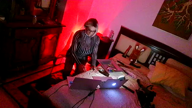 CharlotteVixxens online show from March 1, 2026, 9:59 pm