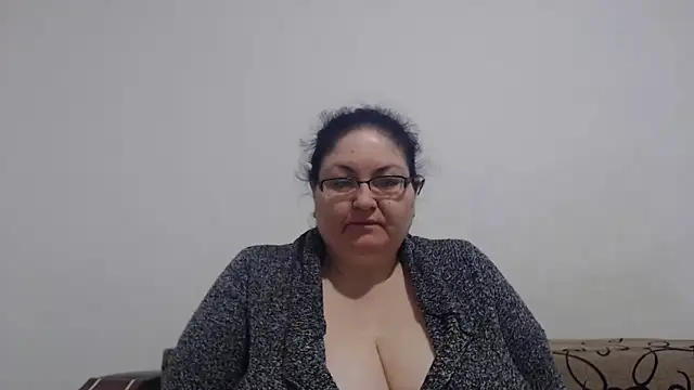 Snapshot of Nykyxo chatting on April 22, 2026, 3:35 am Nykyxo online show from April 22, 2026, 3:35 am