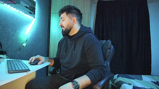 Snapshot of Eduu2322 chatting on February 25, 2025, 10:20 pm Eduu2322 online show from February 25, 2025, 10:20 pm