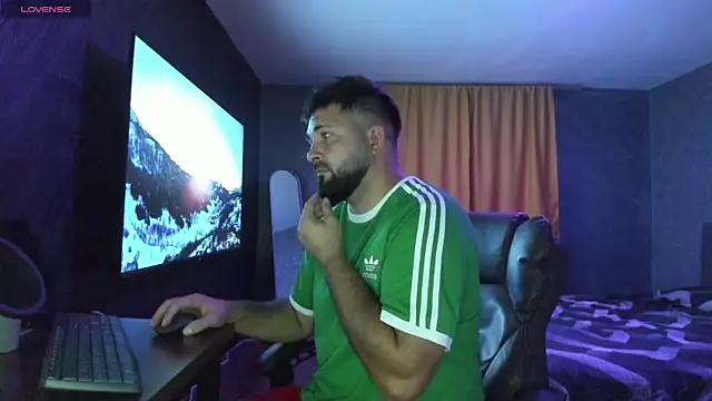 Snapshot of Eduu2322 chatting on September 22, 2025, 8:48 pm Eduu2322 online show from September 22, 2025, 8:48 pm