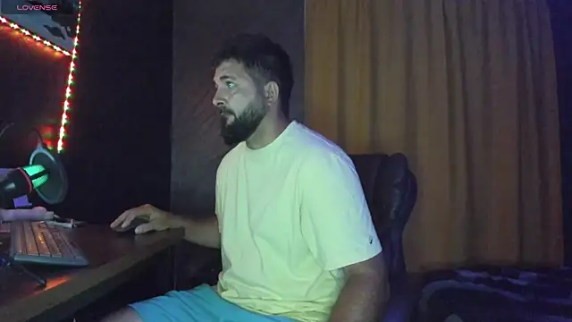 Snapshot of Eduu2322 chatting on September 16, 2025, 9:05 pm Eduu2322 online show from September 16, 2025, 9:05 pm