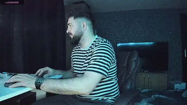 Snapshot of Eduu2322 chatting on January 14, 2025, 12:00 am Eduu2322 online show from January 14, 2025, 12:00 am