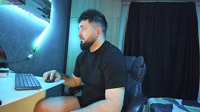 Snapshot of Eduu2322 chatting on February 17, 2025, 10:16 pm Eduu2322 online show from February 17, 2025, 10:16 pm