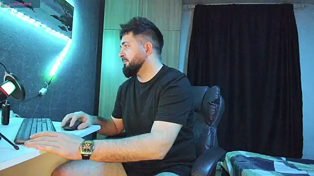 Snapshot of Eduu2322 chatting on February 19, 2025, 10:53 pm Eduu2322 online show from February 19, 2025, 10:53 pm