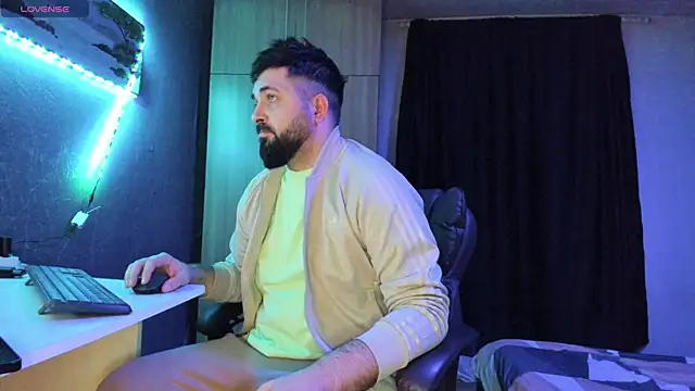 Snapshot of Eduu2322 chatting on March 14, 2025, 9:32 pm Eduu2322 online show from March 14, 2025, 9:32 pm