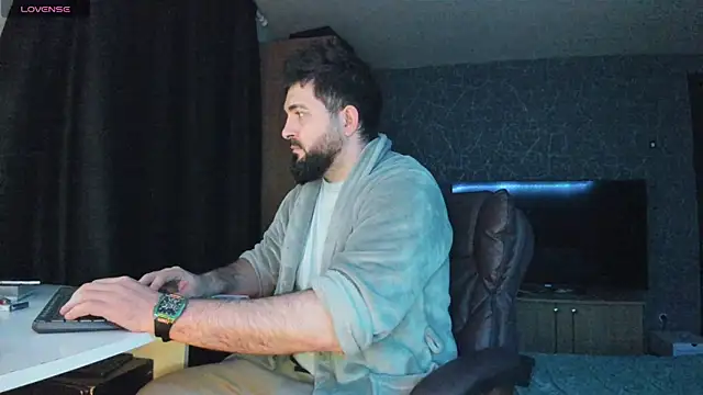 Snapshot of Eduu2322 chatting on January 8, 2025, 11:19 pm Eduu2322 online show from January 8, 2025, 11:19 pm