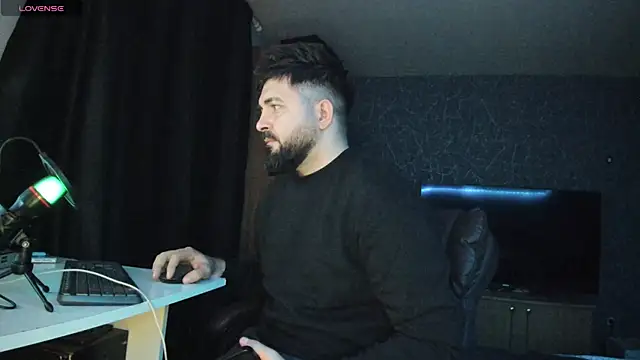 Snapshot of Eduu2322 chatting on January 16, 2025, 11:06 pm Eduu2322 online show from January 16, 2025, 11:06 pm