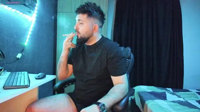 Snapshot of Eduu2322 chatting on February 10, 2025, 9:47 pm Eduu2322 online show from February 10, 2025, 9:47 pm