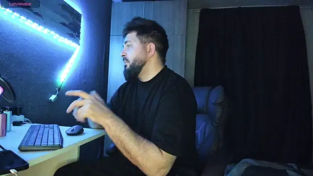 Snapshot of Eduu2322 chatting on March 2, 2025, 10:34 pm Eduu2322 online show from March 2, 2025, 10:34 pm