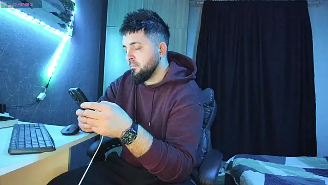 Snapshot of Eduu2322 chatting on February 14, 2025, 10:36 pm Eduu2322 online show from February 14, 2025, 10:36 pm