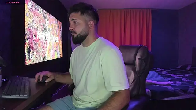 Snapshot of Eduu2322 chatting on September 24, 2025, 8:15 pm Eduu2322 online show from September 24, 2025, 8:15 pm