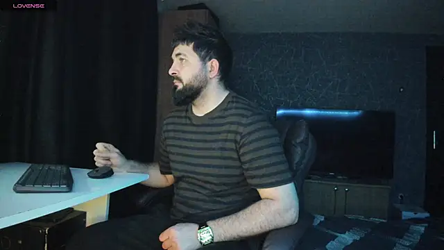 Snapshot of Eduu2322 chatting on January 3, 2025, 9:15 pm Eduu2322 online show from January 3, 2025, 9:15 pm