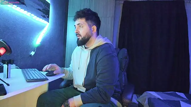 Snapshot of Eduu2322 chatting on February 26, 2025, 10:47 pm Eduu2322 online show from February 26, 2025, 10:47 pm