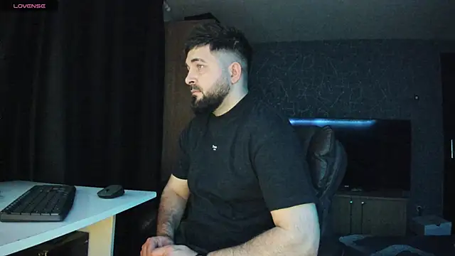 Snapshot of Eduu2322 chatting on January 12, 2025, 10:43 pm Eduu2322 online show from January 12, 2025, 10:43 pm