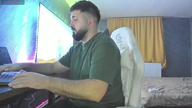 Snapshot of Eduu2322 chatting on December 20, 2025, 10:23 pm Eduu2322 online show from December 20, 2025, 10:23 pm