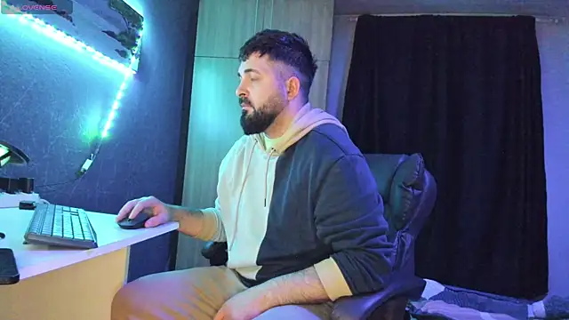 Snapshot of Eduu2322 chatting on March 13, 2025, 9:59 pm Eduu2322 online show from March 13, 2025, 9:59 pm