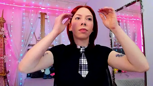 Snapshot of laura_olssen chatting on September 26, 2025, 12:23 pm laura olssen online show from September 26, 2025, 12:23 pm