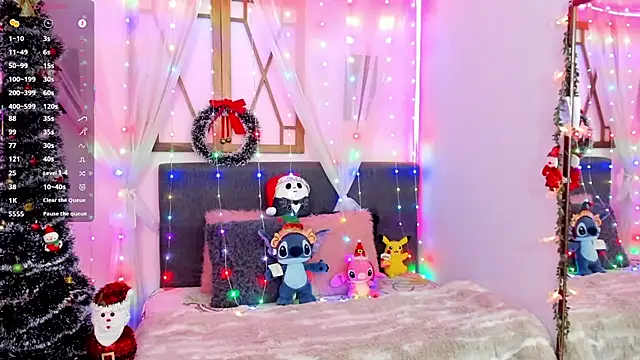 Snapshot of laura_olssen chatting on December 4, 2025, 12:48 pm laura olssen online show from December 4, 2025, 12:48 pm