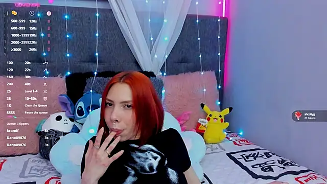 Snapshot of laura_olssen chatting on March 10, 2025, 6:56 pm laura olssen online show from March 10, 2025, 6:56 pm