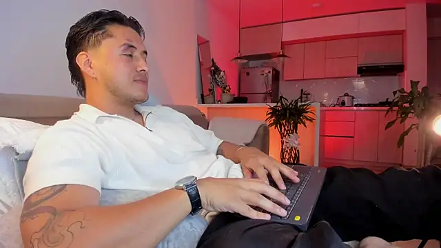 Chriskyle  online show from January 15, 2026, 2:15 am