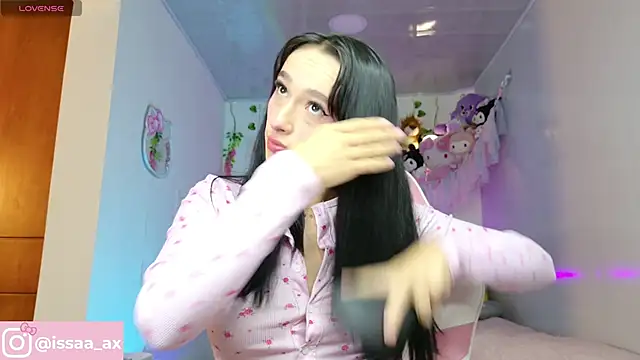 issagarcia online show from October 22, 2025, 6:18 pm