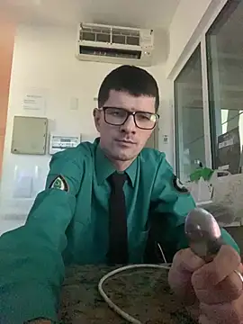 Juliano2289 online show from April 18, 2026, 4:42 pm