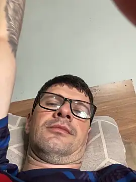 Juliano2289 online show from April 9, 2026, 4:35 pm