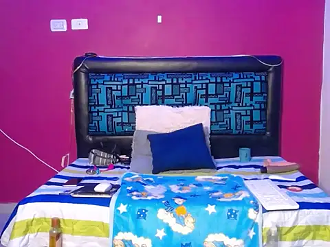 karolhot916 online show from November 27, 2025, 11:27 pm