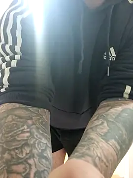 Snapshot of iang6348 chatting on April 2, 2026, 9:43 pm iang6348 online show from April 2, 2026, 9:43 pm