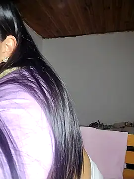 KATYGONZALEZ online show from May 15, 2026, 11:36 pm