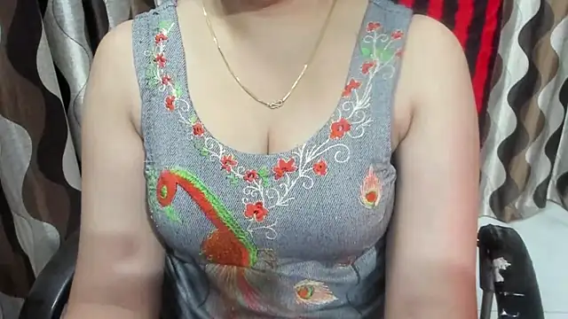 Snapshot of Kaur_Jannat chatting on November 27, 2025, 5:35 pm Kaur Jannat online show from November 27, 2025, 5:35 pm