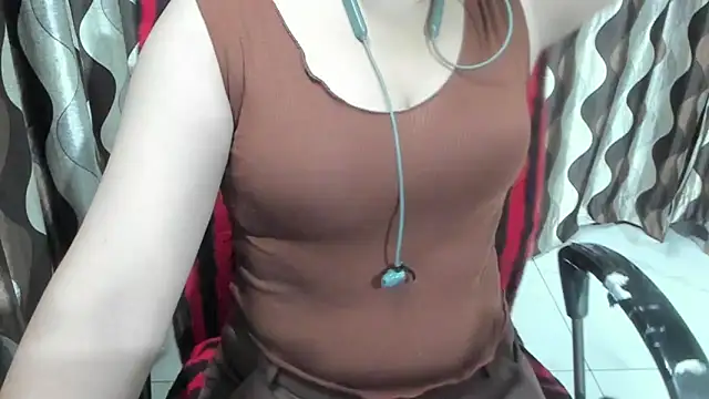 Snapshot of Kaur_Jannat chatting on September 19, 2025, 6:12 pm Kaur Jannat online show from September 19, 2025, 6:12 pm