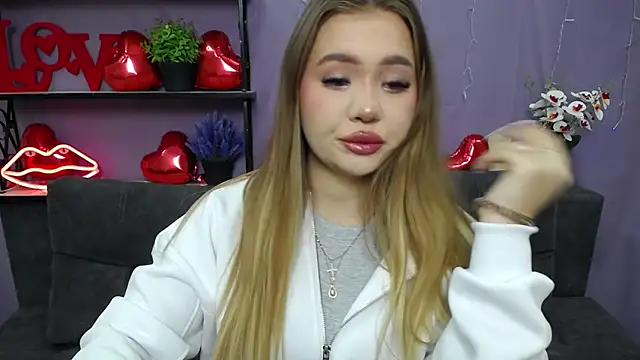 Snapshot of StacyYellig chatting on March 4, 2025, 8:49 pm StacyYellig online show from March 4, 2025, 8:49 pm