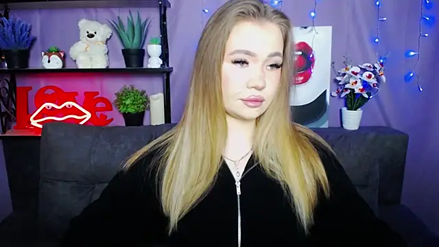 Snapshot of StacyYellig chatting on March 22, 2025, 8:37 pm StacyYellig online show from March 22, 2025, 8:37 pm