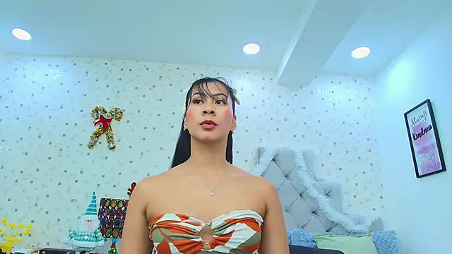 JulietaReyess online show from December 19, 2025, 11:45 am